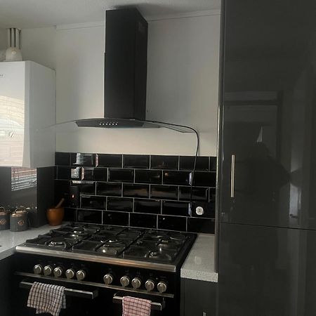 Queenomega'S Home Stay Londra Dış mekan fotoğraf