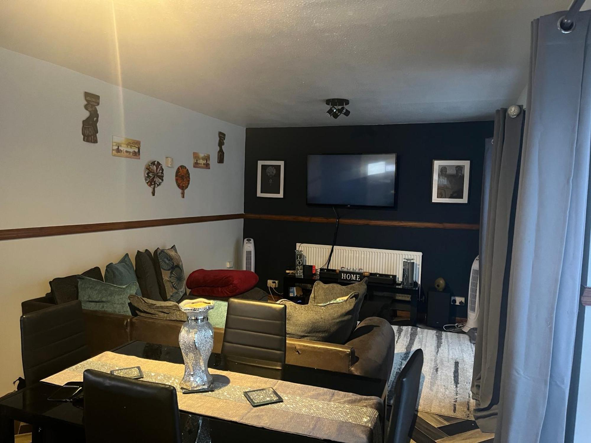 Queenomega'S Home Stay Londra Dış mekan fotoğraf